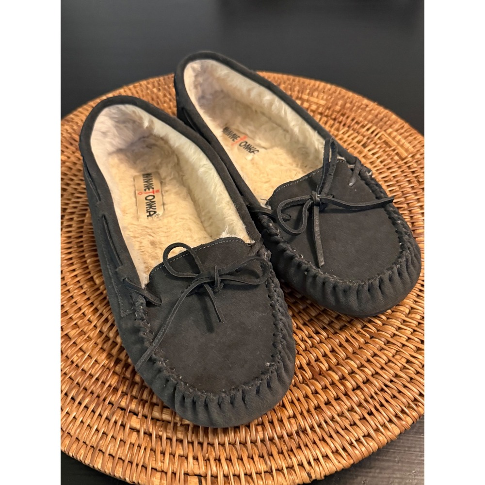 Minnetonka Cally Charcoal Grey Suede Faux Fur Lined Moccasin Slippers Womens